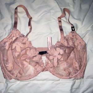 Victoria's Secret Plunge Unlined Bra